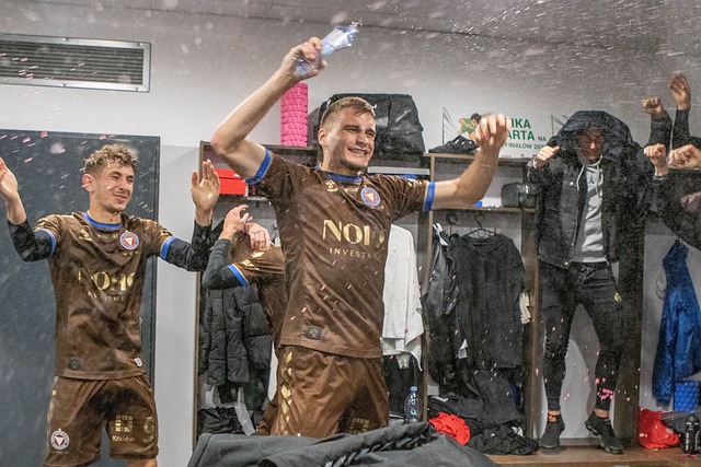 被球迷们热 被球迷们热